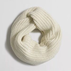 J. Crew Women’s Chunky Ribbed Knit Infinity Scarf Ivory Comfy Winter NWOT EUC